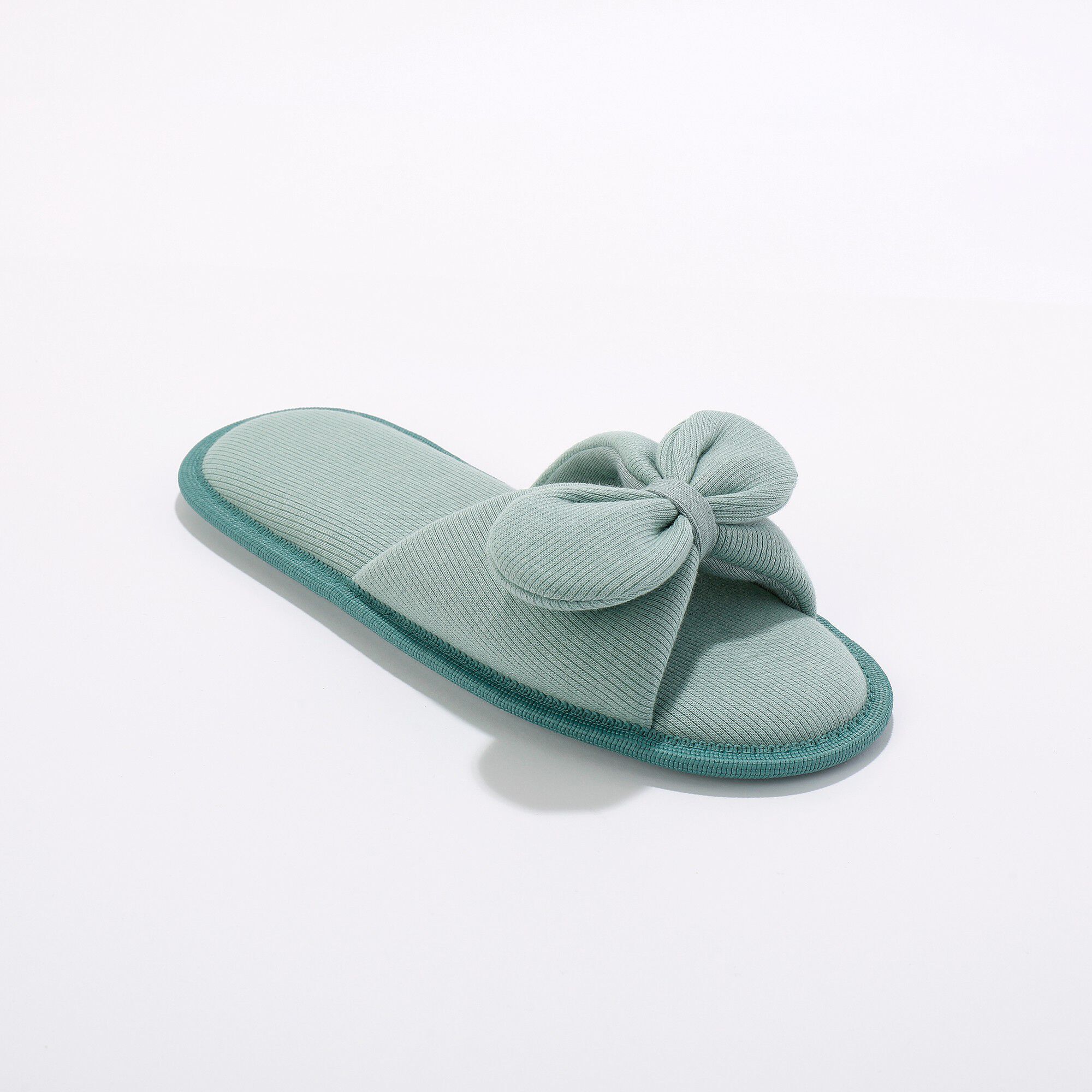Blanche porte chaussons femme 2025